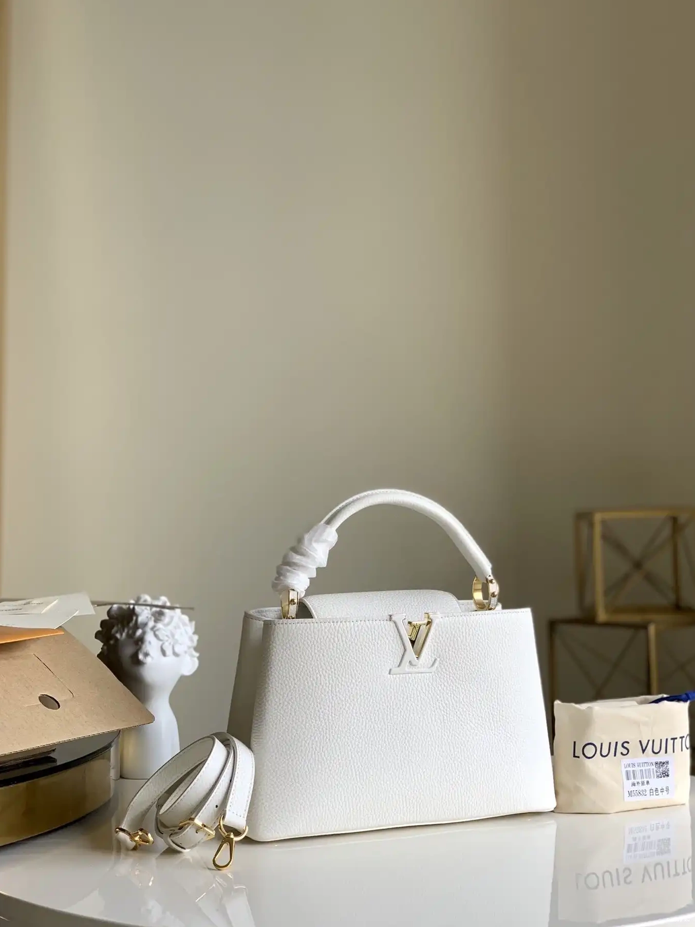 CAPUCINES LOUIS PM VUITTON 0619